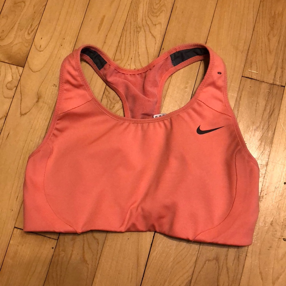 nike dry-fit sports bra